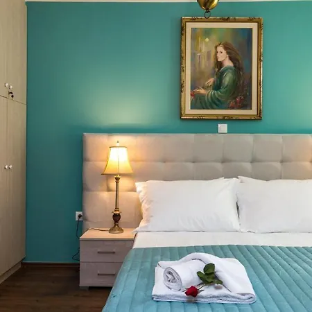 Penelope Apartment *